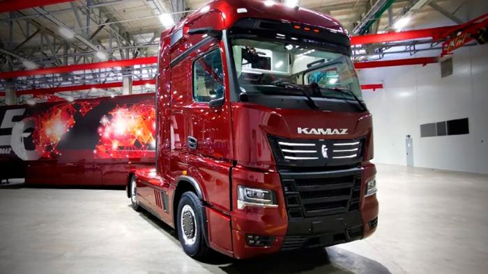 КАМАЗ представил прототип тягача нового поколения