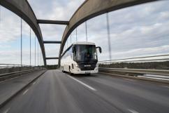 Scania представляет усовершенствованный междугородний автобус нового поколения Scania Touring на европейском рынке