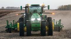 John Deere запустит в массовое производство новый полностью автономный трактор
