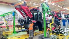 Петербургский тракторный завод запустил серийное производство обновленного трактора