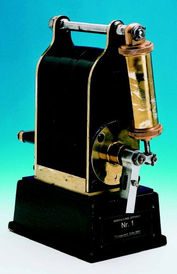 Первое низковольтное магнето фирмы Bosch, 1887 год